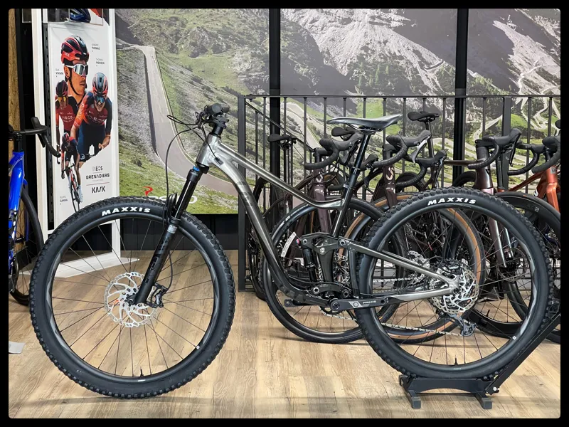 Liv Intrigue 29 1 Medium Smoke Metal 2022-1